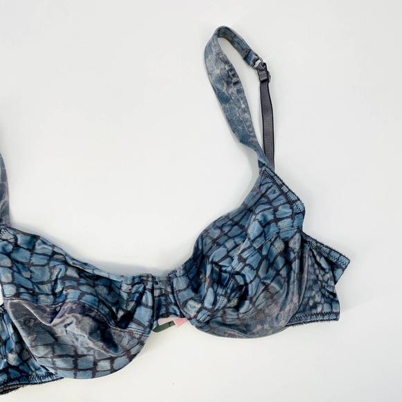 Victoria's Secret Other - Victoria's Secret 38B Y2K blue silky Vintage Bra